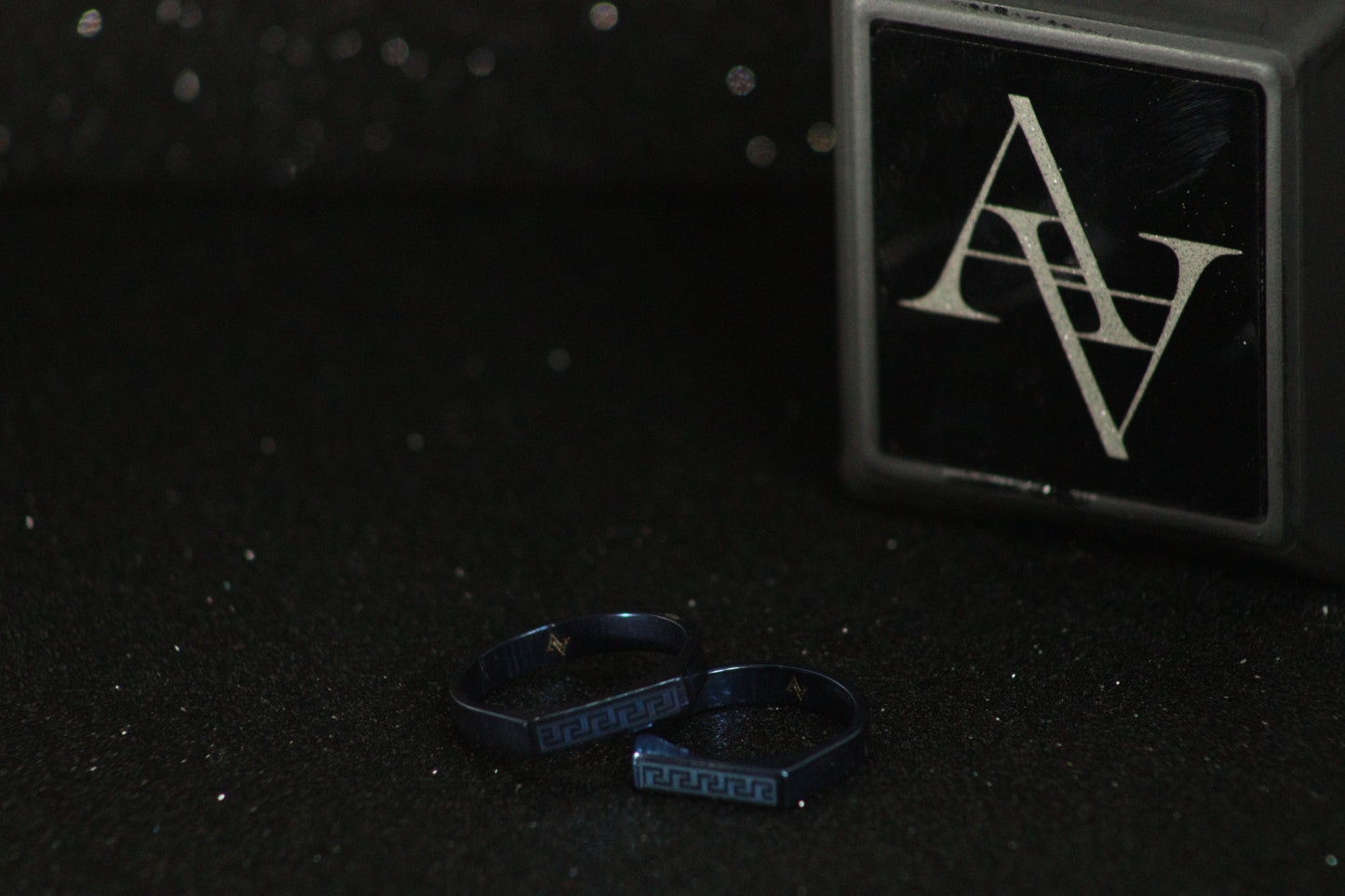 Slim Bar Signet Ring (Blue)