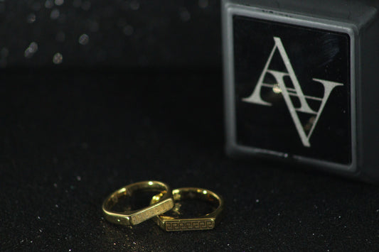 Slim Bar Signet Ring (gold)