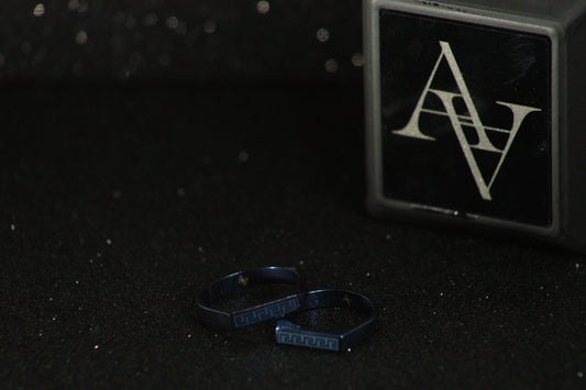 Slim Bar Signet Ring (Blue)