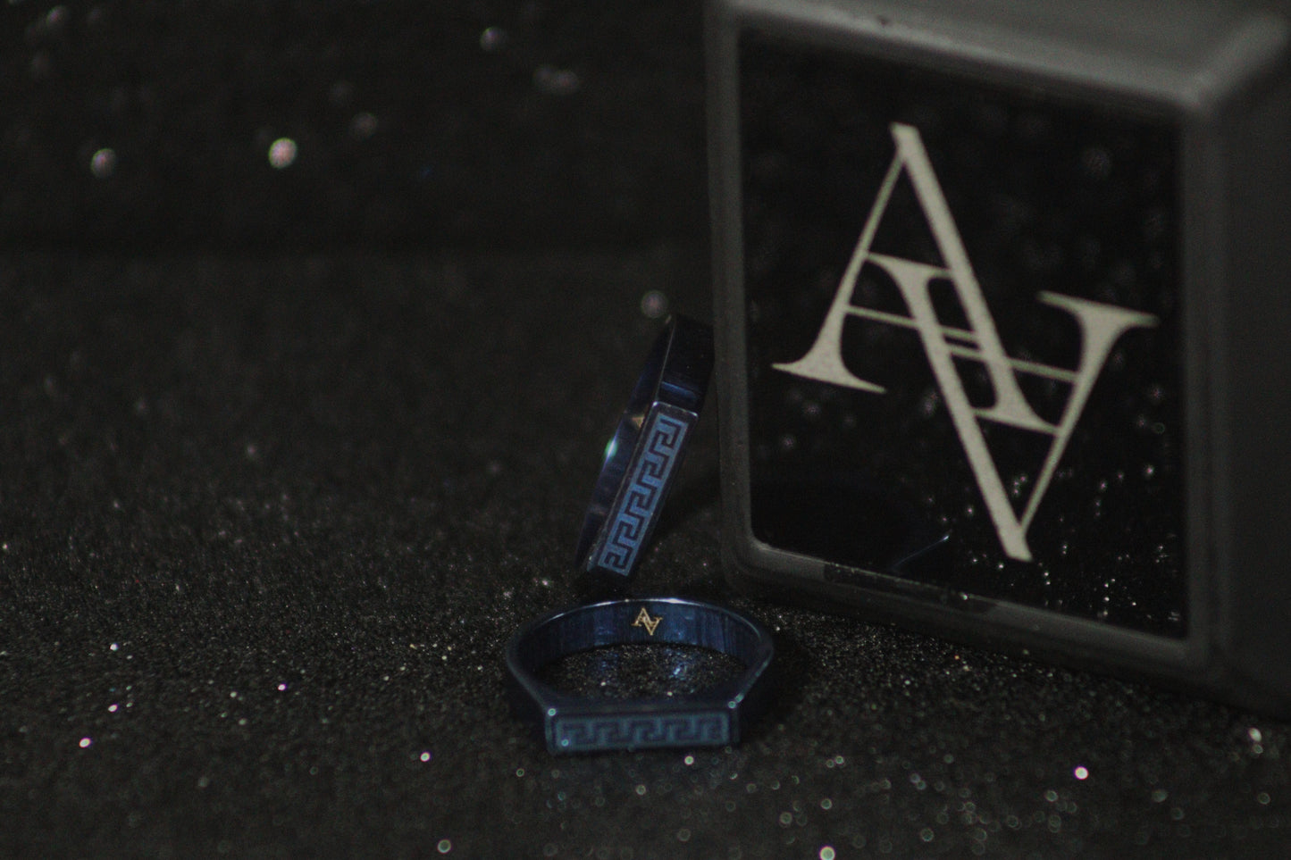 Slim Bar Signet Ring (Blue)
